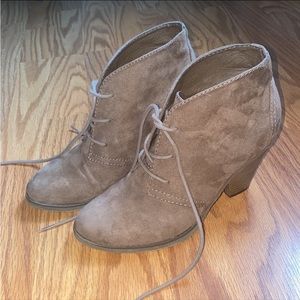 DOLCE By Mojo Moxy Bootie Heels 7 1/2